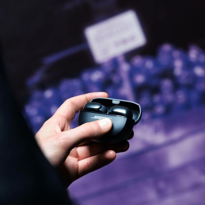 Bose Ultra Open Earbuds - Image 4