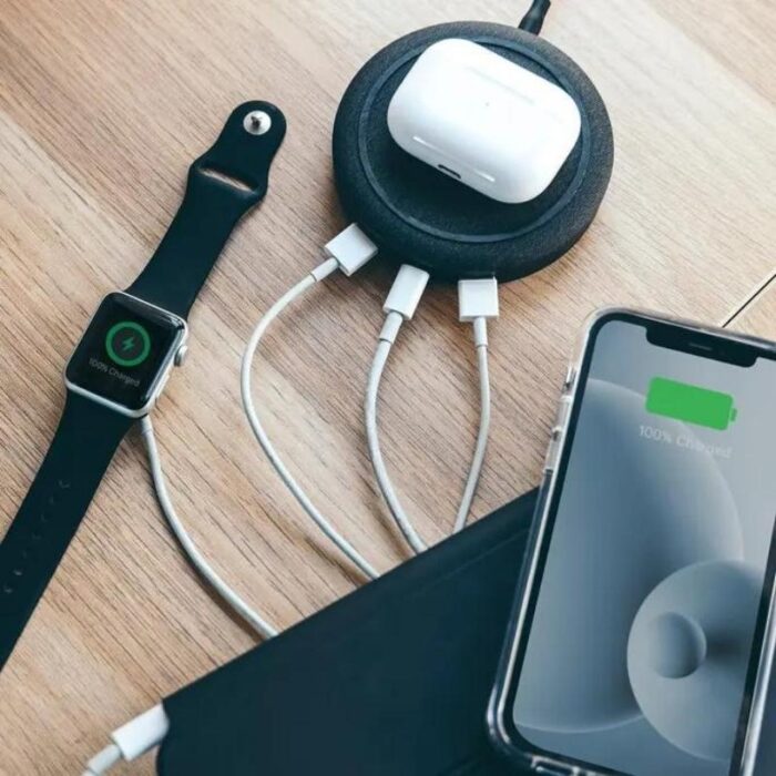 mophie Wireless Charging Hub - Image 4